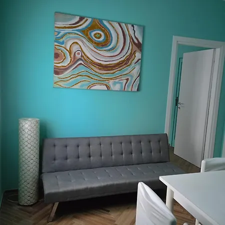 Gioja Apartment